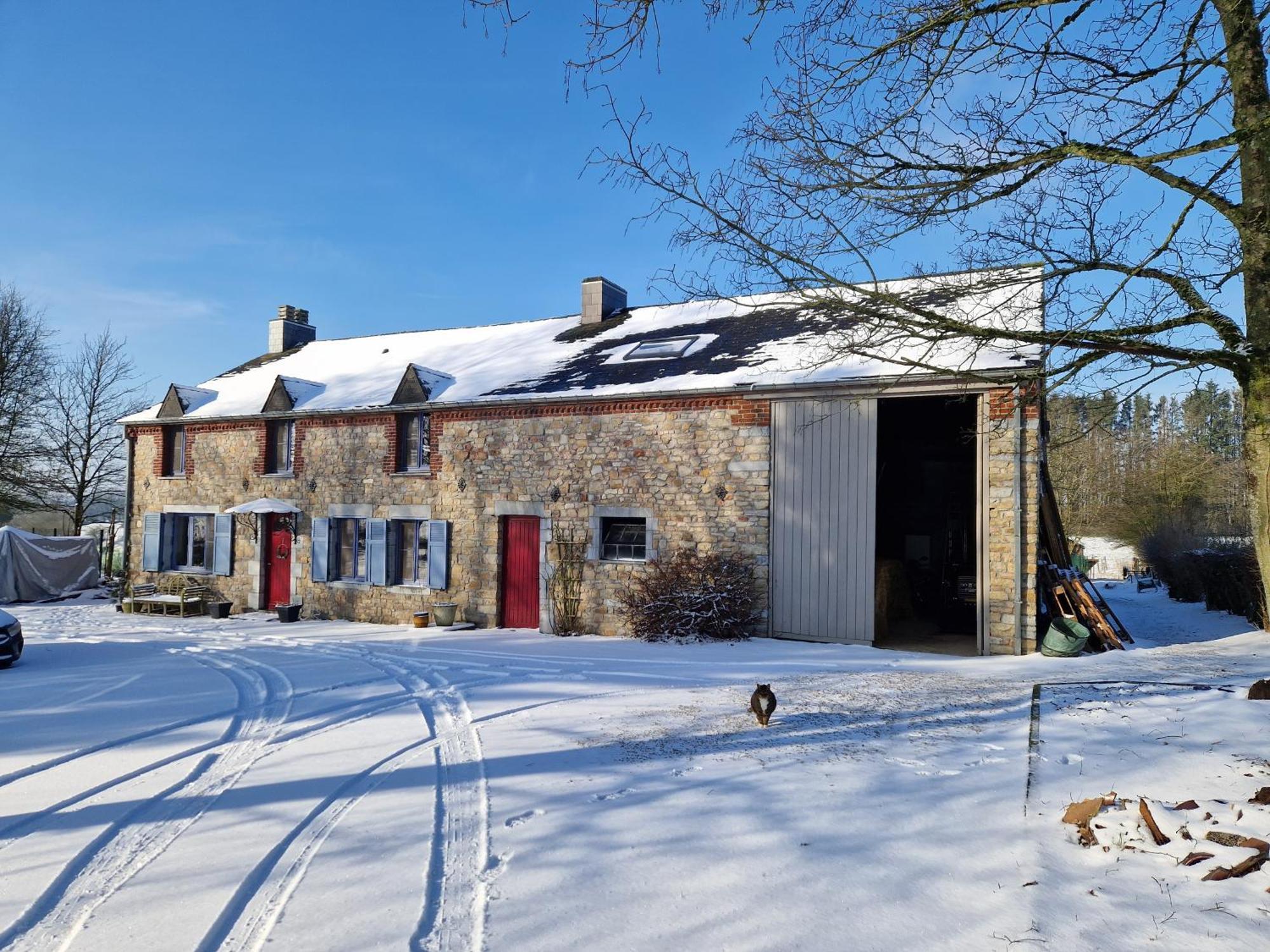 Habitat Bed and Breakfast Momignies Buitenkant foto