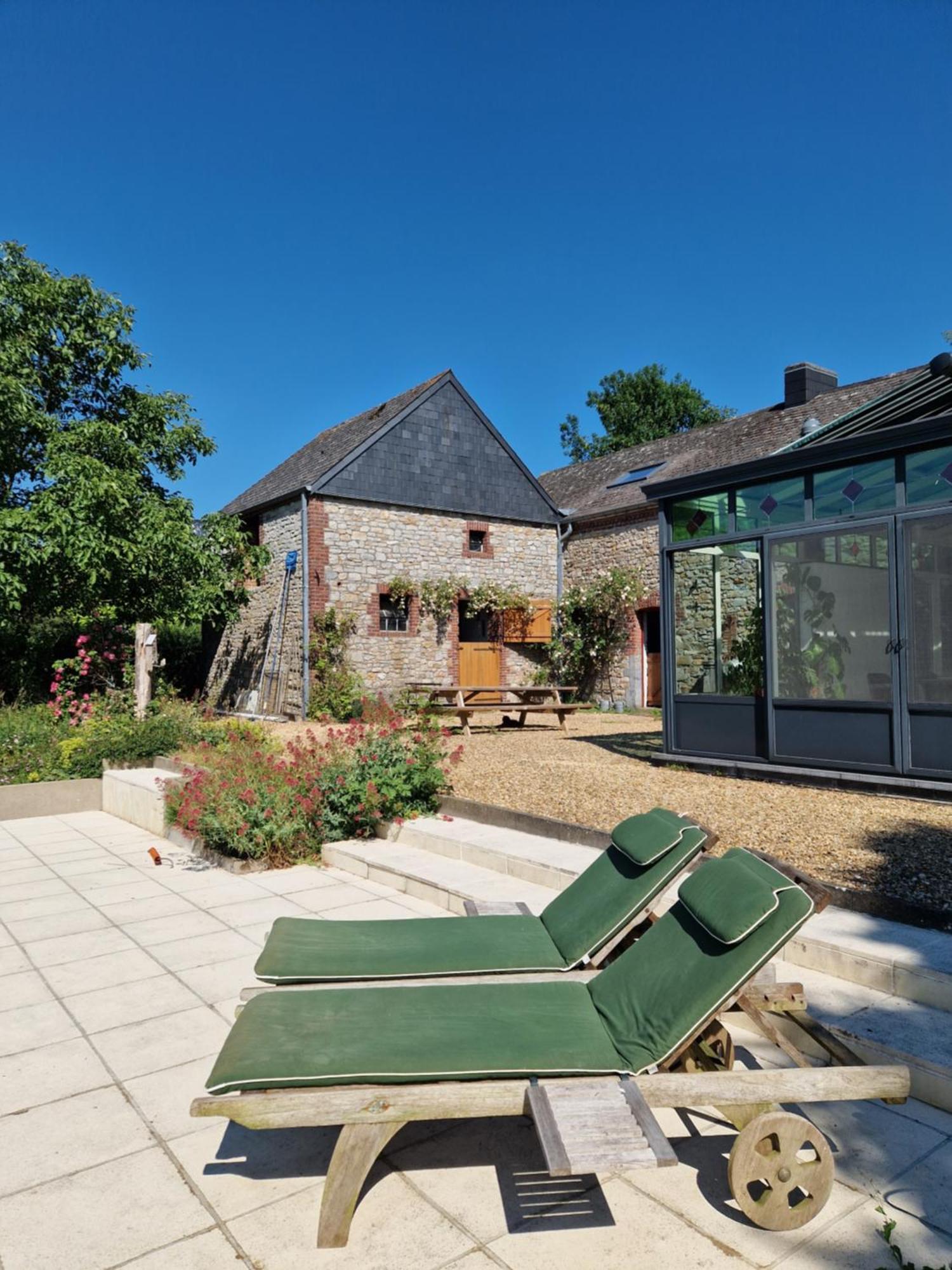Habitat Bed and Breakfast Momignies Buitenkant foto